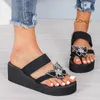 Slippers kristal wiggen vrouwen boogschoenen clip teen casual sandalen 2024 zomer mode strandjurk gezellige slippers mujer glijbanen