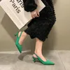 Dress Shoes Summer Pointed Damespompen Vrouwelijk midden Heels Sandalen Comfort Ondiepe slip-on mode Solid Office Lady