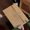 Подарочная упаковка 10 шт. Brown Kraft Paper Envelope Винтажные карманы с кнопкой и закрытием строк для почтовых открыток Приглашение