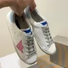 Scarpe di design in pelle piatta vintage vecchia sporca da uomo superstar classico sneaker in pelle di vite di vite di gocce di scarpe da ginnastica casual rosa bianco escursioni