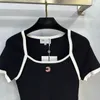 Designer de camisetas femininas Primavera e verão Novo Ch Nanyou Gaoding estilo gentil estilo garotinha slim slim Age reduzindo o pescoço quadrado de contraste de manga de malha de malha ijyp