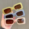 Güneş gözlüğü 11 renk moda kadınlar kare bayanlar açık uv400 şeker renkli güneşlikler unisex moda göz koruma gözlükleri