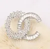 Broches Double lettre de marque de marque Femmes Simple Rhingestone Diamond Crystal Circle Metal Brooch Suit Laple Pin Fashion Women Jew2792088