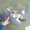 Casual Schuhe Sports Frauenschuh mit hohem Plattform sportliche Schnürung für Frauen Whit Sneakers Korean Herbst Walking Light