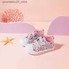 Spor ayakkabı yeni kız tuval ayakkabı çocuk çocuk sevimli çiçek baskılı spor ayakkabıları Kore moda rahat ayakkabılar renkli naylon toka tuval ayakkabı q240413