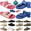 2024 Nuovo stile Boston Clogs Designer Slifori Sandali uomini Donne Slimi in pelle Suede Scarpe con fibbia in pelle Schede legnose UNISEX IN INDIEX OUTDOOR