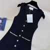 Vestidos casuais básicos Designer 2024 No início da primavera novo Nanyou Cha Celebridade elegante Xiao Xiangfeng Contraste Cor U Pescoço mangas vestido de tanque longo para mulheres A7LF