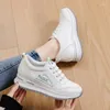 Casual schoenen lente herfst zacht zool fluwelen kleine witte dames sport van middelbare leeftijd oudere sneakers plat leer