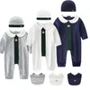 Kledingsets 2024 Spring en herfst modestijl babyjongen kleding katoen met lange mouwen ladermeestjes geboren Romper Hat Bibs