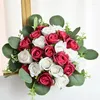 Dekorative Blumen Hochzeit Blumensträuße 24PCs Rose 10 Eukalyptus Blätter Künstliche Braut halten für Dekorationspartydekoration