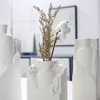 Vaser modern minimalistisk vit keramisk vas blommor arrangemang nordiskt matbord vardagsrum heminredning torkad blommor dekoration