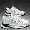 Sapatos casuais 2024 moda masculino tênis masculinos leves anti-deslizamento de calçados brancos de calçados brancos esportes de verão
