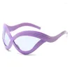 Okulary przeciwsłoneczne Unikalne modne koty oko projektantki designerskie ins moda y2k owij się wokół czerwonych okularów Ogółeizowane odcienie UV400