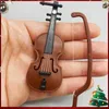 Figurine decorative mini mini in miniatura violino a mano 1/12 mobili in legno mobili inodore decorazione desktop bambola accessori per bambole