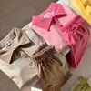 Ensembles de vêtements d'été 2024 Coton pur pour enfants Portez des couleurs de contraste de bébé coréen Girls et garçons Polo Short à manches courtes