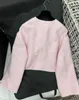 Jackets feminino Designer 2024 No início da primavera novo Nanyou Cha Style Sweet e envelhecimento Reduzindo listra redonda pescoço versátil casaco perfumado curto para mulheres ys6l