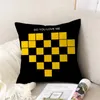 Kudde Creative Yellow Black Geometry Letters Cover Case Soft Velvet Car Soffa Bedside Pillow Case 40x40 45x45 50x50cm