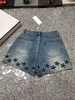 2023 Shorts de verano para mujeres Diseñador de lujo Mujeres pantalones cortos de flores dulces para dama Casual cintura alta mini pantalones cortos moda