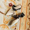 Sandali Shubby e paffuto cursore per scarpe con tacco alto adatto per donne Summer Slider Slider Angolo Punta Mule Designer White Mule Sandalsl2403