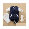 Rompers Spring and Autumn Boys Girls Baseball Style Przystojny bawełniany Bodysuit z długim rękawem 231122 Drop dostawa dhyir