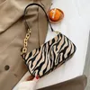 Sacchetto zebra pattern piccolo velluto per spalle in pelle per donna 2024 borse a catena di tendenza