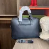 Bolsa de diseño de maletín Bag Luxury LAPTOP Color sólido Metales Diseño de grandes capacidad Bolsas de negocios de cuero Polvo comercial muy bueno
