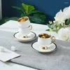 Cups schotels Witte lange keramische beker Saucer Restaurant Huisfeest Afternoon tea Creatief Gift Delicate gouden koffie en set