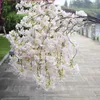 Dekoracyjne kwiaty Symulacja kwiatu wiśni gałęzie rattanu w pomieszczenia sufit dekoracja ślubna bukiet plastikowy jedwabny kwiat fałszywy winorośl