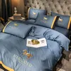 Set di biancheria da letto kit di cotone di lusso a luce nordica lettera ricamata da fogli semplici 4 coperture per trapunta e federe