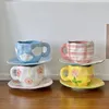 Tazas platillos pintados a mano Cerámica de cerámica taza de café en casa taza de oficina en casa con platillo de desayuno jugo de leche mango de té regalo de microondas seguros