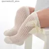 Skarpetki dla dzieci 0-24m Baby Girl Socks Toddler Big Bow Botton Summer Mesh Baby Knee Socks Noworodka Long Princess Girl Socks Q240413