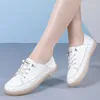 Chaussures décontractées Sneakers en cuir authentiques Femmes à la mode Sports Vulcanisés femme Summer Flat Shoedies White Lacingwg72