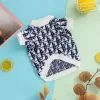 Nowy projektant ubrania psów psa odzież z klasycznym wzorem literowym dla buldog chihuahua szczeniaka zimowy sweter ciepłe zwierzaki kota bluzy bite