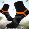 Sportsocks 3 Paare hochwertige Männer schwarzer lässiger, lässiger Softläufe sammeln schwitzen atmungsaktiven männlichen Socken Sokken