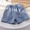 Zestawy odzieży 2-7y High Quality Girls Cute Letni Zestaw Beige Pure Cotton Top T-Shirt Denim Shorts 2 PCS na strój dla dziewczynki