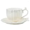 Tazze piatti di caffè tazza di perle conchiglia moderna tazza di ceramica ceramica con gradimento da matrimonio tè pomeridiano e set di piattini. Regalo di compleanno