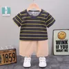 Kledingsets 2 stks kinderen zomer 2024 babyjongen kleren 9 tot 12 maanden outfit gestreepte korte mouw t-shirts en shorts kinderkinderen