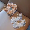 Flickor prinsessan sandaler sommar baby glittrande strass bågskor mode icke-halk platta barnsandaler stövlar g05283 240411