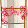 Dekorativa blommor Simulerad körsbärsblomning Vine Silk Flower Artificial Wedding Decoration