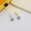 Lettre V Femme Boucles d'oreilles en or Version Haute Version Full Diamond Oreau de boucle en titane Concepteur de goujons en acier pour femmes Silver Rose Oreau de luxe