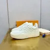 Ontwerpers Groovy Platform Sneakers Men Women Flat Shoes Classic Kalfskin Zwart-en-witte mode reliëfdruk Trainers 35-46 4.8 01