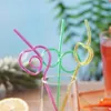 Copas descartáveis canudos 10pcs colorir palha de palha de plástico Proteção ambiental de forma especial Twisting Design para suco de milkshake Gift Kids Party Party