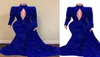 2022セクシーなブリングロイヤルブルーイブニングドレスを着るハイネックキーホールベルベットキラキラスパンコールスパンコールオーバースカートジッパーバックP8015562
