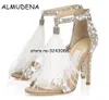 Sandali di tallone bianco abbellito in cristallo di moda con frange di piume Rinestone da sposa scarpe da sposa per donne4011137