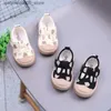 Sneakers 2024 Printemps et été Nouveau bébé Chaussures Babes Chaussures Douces et confortables Chaussures en toile First Walking Girls Chaussures Chaussures Sports Chaussures Chaussures Q240413