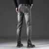 Diseñador para para hombres Spring New Jeans Cotton Bullet de algodón Fit Pequeños pies pequeños Pantalones de moda Gray Gray Bull Bull