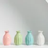 Vases Longli Porcelain Ceramic Bottes créatives maison Mini Vase Ornement Decoration Small Hydroponic Wave