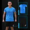 ショートパンツメンズスポーツウェアキット半袖スポーツスポーツシャツの男性サッカージムフィットネスの男性Tシャツ+ショーツセットのために2PCSスーツ