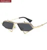 Peekaboo Gold steampunk Odwróć okulary przeciwsłoneczne Mężczyźni Vintage Red Metal Triangle Triangle Słońce dla kobiet 2019 UV400 Y2006192483360