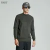 Camiscedores masculinos Yingjuelun Sweater de malha em relevo personalizado para o outono juvenil e a tendência de inverno, cor sólida de pescoço alto quente